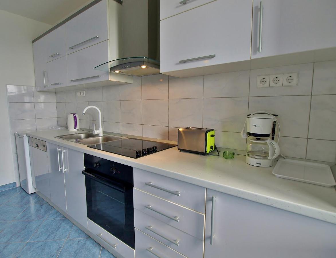 Apartments Eufemija Rab Town Extérieur photo