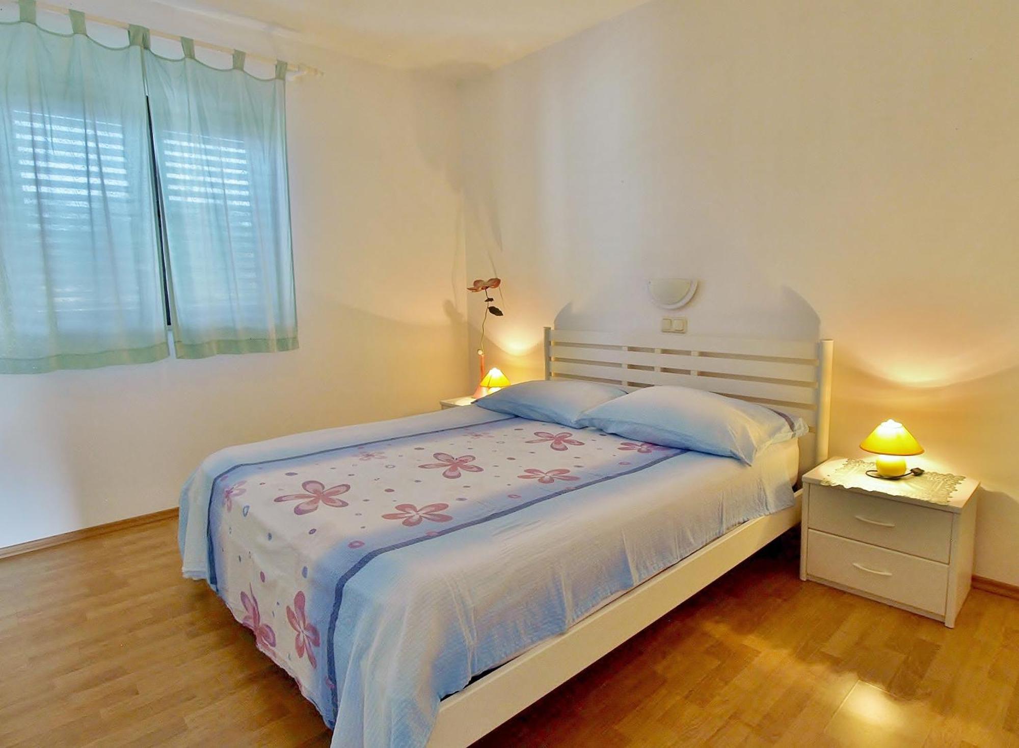 Apartments Eufemija Rab Town Extérieur photo