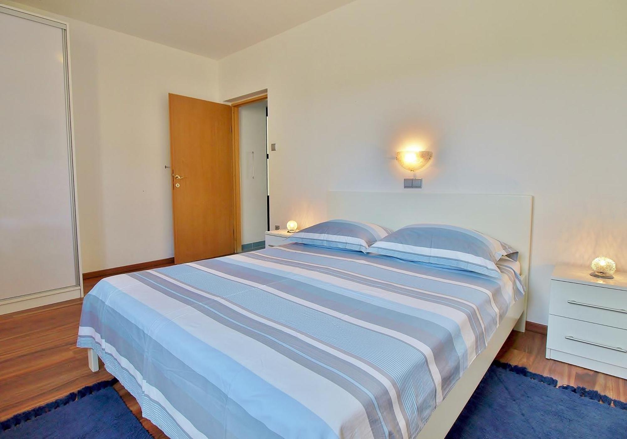 Apartments Eufemija Rab Town Extérieur photo