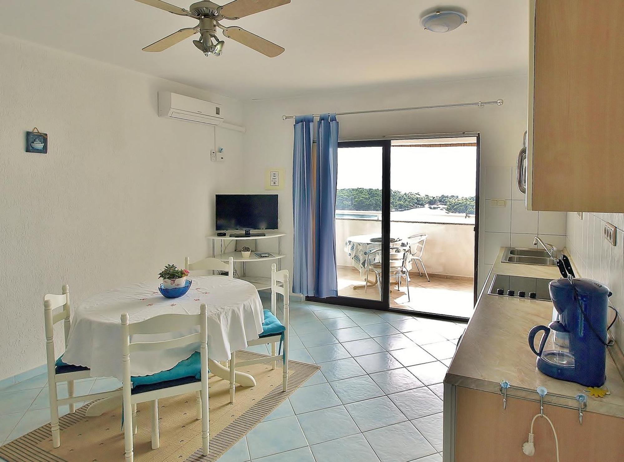 Apartments Eufemija Rab Town Extérieur photo